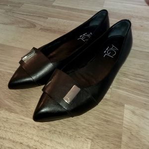 AGL women's size 8.5 black pointed toe flats